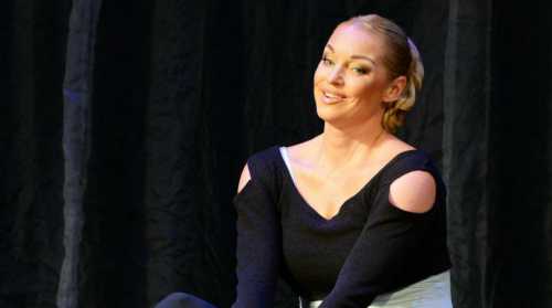 а вы уже видели поезд поэзии