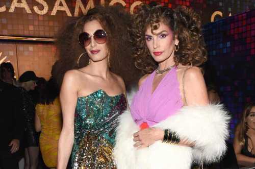 дети синди кроуфорд блистали на показе moschino в лос